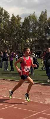 Sportler des Jahres / Αθλητές της χρονιάς Michalis Kambouris, Lehrer / Μιχάλης Καμπούρης, καθηγητής Dimitris Tsakalos, 12e Dimitris Tsakalos ist äußerst populär an unserer Schule! Kein Wunder!
