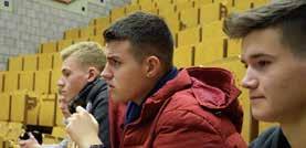 Zusammen mit uns flogen einige gleichaltrige Schüler aus Distomo, die wir bei unseren Besuchen dort kennengelernt haben.