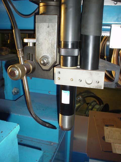 struje do 230 A kod plazma postupka zavarivanja. W elektrode za ovu glavu mogu biti promjera 2.4, 3.2, 4 i 4.8 mm.