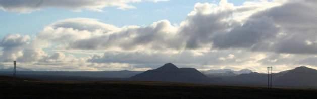 Rannsóknir og ráðgjöf ferðaþjónustunnar 2014 Áætlað er að 270-280 þúsund ferðamenn hafi komið í Mývatnssveit árið 2012, þar af um 85 þúsund Íslendingar (í talsvert fleiri heimsóknum) og ríflega 190