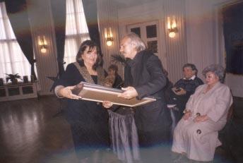 6 Broj 1585 Petak 9. studeni 2001. Uz zavrπetak Belupove izloæbe Don t worry be HEALTHY! - Zdravo budi! Kulminacija proslave 30.