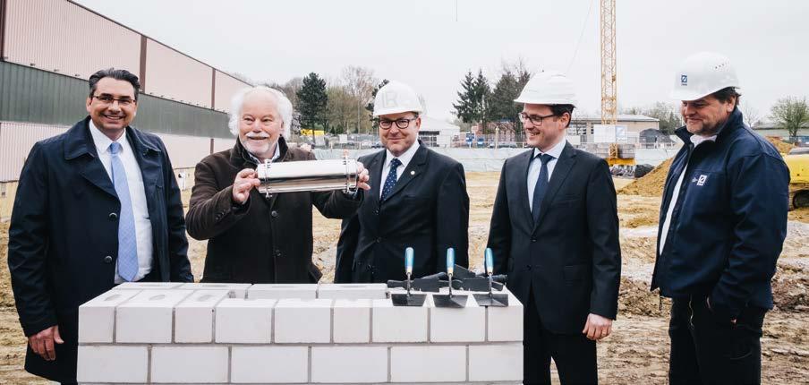 Thomas Stoffmehl, CEO και Εμπορικός Διαχειριστής, Ralf Uennigmann, Διευθυντής του αρχιτεκτονικού γραφείου Assmann Münster GmbH και Peter Giesbrecht, Διευθυντής Εργοταξίου της Zabel GmbH.