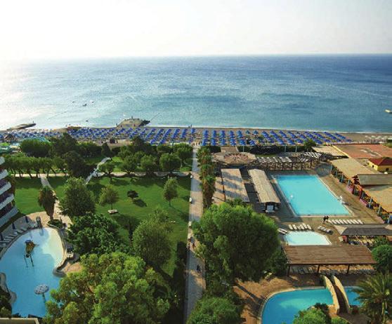 Το Esperides Beach βρίσκεται στην ανατολική πλευρά της Ρόδου, πάνω στην παραλία, 3 χλµ από το Φαληράκι και 12 χλµ από την πόλη.