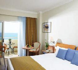 ΦΑΛΗΡΑΚΙ - ΡΟ ΟΣ ESPERIDES BEACH HOTEL FAMILY RESORT 4* ΙΑΜΟΝΗ: 566 standard δωµάτια µε θέα βουνό και θέα θάλασσα και family δωµάτια µε πλευρική θέα θάλασσα.