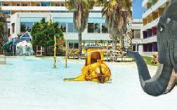 , αποδυτήρια και ξύλινες ράµπες, µια φορά την εβδοµάδα ελληνική νησιώτικη βραδιά, βραδινό θέαµα από µεγάλη οµάδα 6 φορές/εβδοµάδα, γήπεδα τένις, table tennis, mini golf, beach volley, Τιµή κατ άτοµο