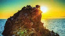 ELIVI SKIATHOS 5* DELUXE ΚΟΥΚΟΥΝΑΡΙΕΣ - ΣΚΙΑΘΟΣ ΤΟ ΞΕΝΟ ΟΧΕΙΟ: Αναδηµιουργηµένο (Ιούνιος 2018) ξενοδοχείο 5 αστέρων που φωλιάζει σε ένα φυσικό περιβάλλον θαυµαστής οµορφιάς, προσαρµόζοντας τις