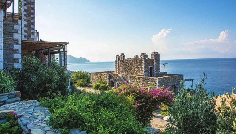 PORTO MANI SUITES 4* ΚΥΠΑΡΙΣΣΟΣ - ΜΑΝΗ Στην ιστορική Καινήπολη και στο σηµερινό οικισµό Κυπάρισσος του δήµου Ανατολικής Μάνης, υψώθηκε στην παράκτια ζώνη το