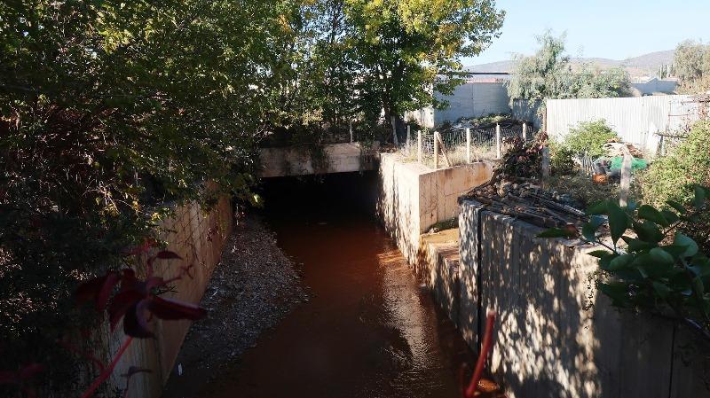 Συμβολή ρέματος Σούρες και ρέματος Μικρό Αικατερίνη 28 Επάρκεια Συμβολή διευθετημένων υδατορευμάτων και εκτροπή προς Σαρανταπόταμο.