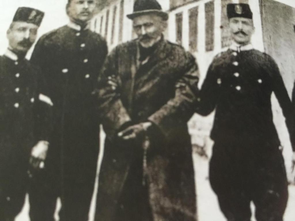 Δολοφονία βασιλιά Γεωργίου του Α Δολοφόνος ένας ημιπαράφρων