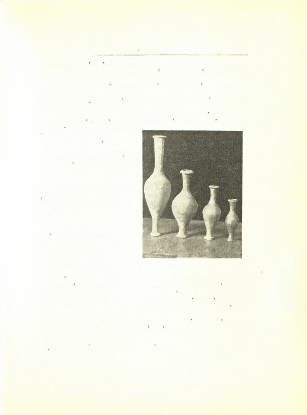 AE 1955 'Ελληνιστικό; τάφο; Βέροια; 35 τμήμα τής κοιλίας επτά εγχάρακτοι γραμμαί. Ύψ. 0.094 μ., διάμ. 0.035 μ. 14. (Είκ. 16,4) Όμοιον πηλός σκοτεινός ερυθρός- άλειμμα αραιόν μέλαν, στιλ- πνόν.ύψ. 0.095 μ.