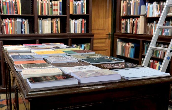ΓΝΩΣΤΙΚΑ ΠΕΔΙΑ ΕΡΕΥΝΗΚΕΣ ΥΠΟΔΟΜΕΣ 1 Neuauslage der Bibliothek Νέες παραλαβές στη Βιβλιοθήκη Forschungsressourcen Antikensammlung Öffnungszeiten: nach Voranmeldung Archiv Öffnungszeiten: Montag