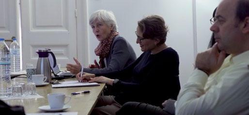 TAGUNGEN UND WORKSHOPS VERANSTALTUNGEN UND PERSONEN 3 Teilnehmer des Keramik-Workshops bei einem Ausflug nach Phyle Οι συμμετέχοντες στο Εργαστήριο Κεραμικής κατά τη διάρκεια εκδρομής στη Φυλή