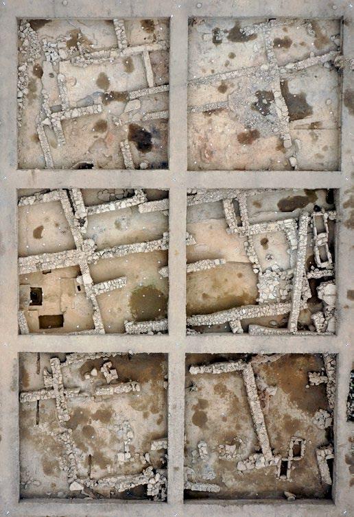 UNTERSTADT-GRABUNG TIRYNS 3 Tiryns, Luftbild der Ausgrabung in der nordwestlichen Unterstadt (Schnitte LI LII 24 26) Τίρυνθα, αεροφωτογραφία της ανασκαφής στη βορειοδυτική Κάτω Πόλη (τομές LI LII 24