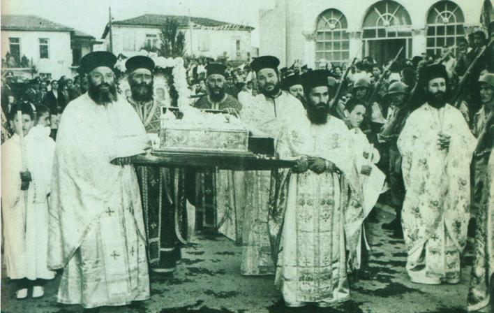 Ἁγιογραφικά Ἀναγνώσματα Κυριακῶν καὶ μεγάλων ἑορτῶν ΑΥΓΟΥΣΤΟΥ ΗΜ. ΑΠΟΣΤΟΛΟΣ ΕΥΑΓΓΕΛΙΟΝ ΕΩΘΙΝΟΝ ΗΧΟΣ 5 Α Κορ. δ 9-16 Ματθ. ιζ 14-23 Ι α 6 Β Πέτρ. α 10-19 Ματθ. ιζ 1-9 Μεταμορφώσεως 12 Α Κορ.