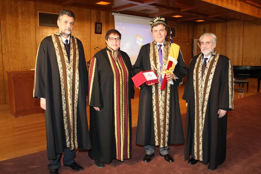 Θα πρέπει να σημειωθεί ότι η έκθεση που κατατέθηκε τον Δεκέμβριο αναφέρει σχετικά με το Τμήμα να εξετάσει την καλύτερη συνεργασία με το Τμήμα Μηχανικών Υπολογιστών και Πληροφορικής ( ): A major goal
