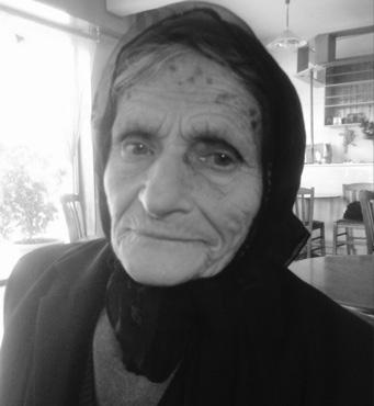 Η σορός της εκλιπούσης μεταφέρθηκε στο χωριό και η εξόδιος ακολουθία εψάλη την επόμενη ημέρα στον Ιερό ναό του Αγίου Γεωργίου στον Άσσο και ενταφιάστηκε στο κοιμητήριο του Αγίου Νικολάου.