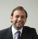 Ζηλανδίας), Ταμίας και ιδρυτικό μέλος της AOS (Εταιρεία Οστεο-ενσωμάτωσης Αυστραλίας-Ασίας, Τμήμα Queensland), είναι μέλος της επιστημονικής επιτροπής του DSD (Ψηφιακός Σχεδιασμός Χαμόγελου), αργυρό