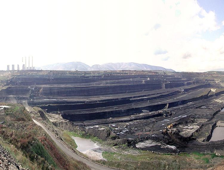 Γαιάνθρακας Με τη µετάβαση από την τύρφη στον ανθρακίτη αυξάνεται η θερµογόνος ικανότητα των ανθράκων, µε συνέπεια να αυξάνεται η ποιότητά τους ως πηγή ενέργειας.