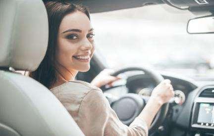 Οδική ασφάλεια και φύλο οδηγού Οι άνδρες οδηγοί εμπλέκονται περισσότερο σε ατυχήματα από τις γυναίκες σε όλες τις ηλικίες