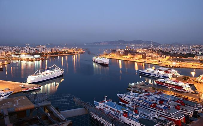 Σύγκριση λιμανιών Λιμάνι Πειραιά Είναι το εμπορικό και επιβατικό λιμάνι και έχει άμεση πρόσβαση από τον σταθμό του ηλεκτρικού.