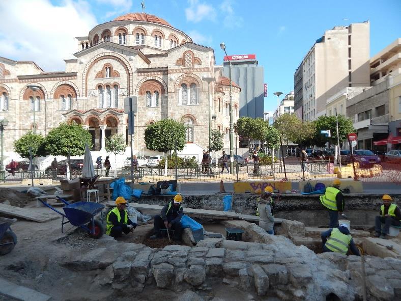 Κάποιοι από τους αρχαιολογικούς χώρους βρίσκονται προστατευμένοι, όπως το αρχαίο θέατρο της Ζέας, το οποίο βρίσκεται εντός του