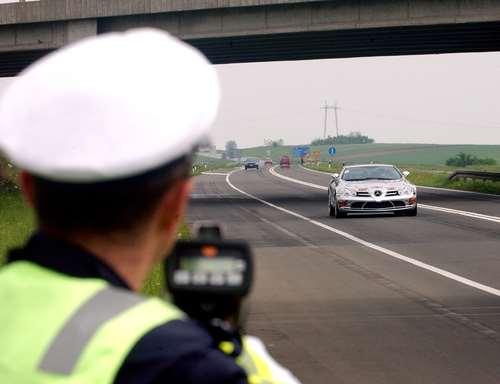 Εντατικοποίηση αστυνόμευσης Έμφαση στις περισσότερο επικίνδυνες παραβάσεις συμπεριφοράς: ταχύτητα χρήση ζώνης και κράνους οδήγηση υπό