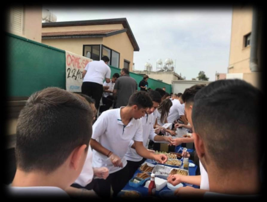 χέρια τους οι σημαιοφόροι και παραστάτες του σχολείου μας και θα δώσουν