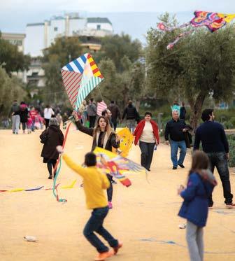 Στο πλαίσιο αυτό σχεδιάστηκαν δράσεις και εκδηλώσεις που αντί να απευθύνονται μόνο σε ενήλικες ή μόνο σε παιδιά, απευθύνονται σε όλους, όπως για