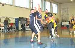 CMYK 16 _4 ΤΡΙΤΗ 13 ΝΟΕΜΒΡΙΟΥ 2018 ΤΟΠΙΚΑ Αυτοί που είπαν ότι τα γειτονικά ντέρμπι είναι απρόβλεπτα και ανοιχτά στα αποτελέσματα επιβεβαιώθηκε για μια ακόμη φορά πως είχαν δίκιο.