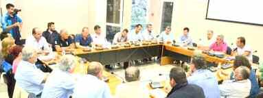 Όμως η προσαρμογή στα νέα δεδομένα απαιτεί και μια τέλεια οργανωμένη, διοικητικά αυτοτελή και οικονομικά αυτοδύναμη Τοπική Αυτοδιοίκηση,να αποτελέσει τον βασικό μοχλό ετοιμότητας, σε περιφερειακό και