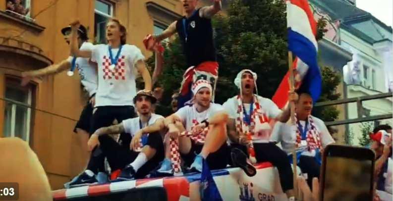 Zadnjih mjesec dana živjeli smo i disali za naše Vatrene. Proživljavali smo svaki trenutak s njima na terenu, nervirali se, grizli nokte, veselili se i plakali.