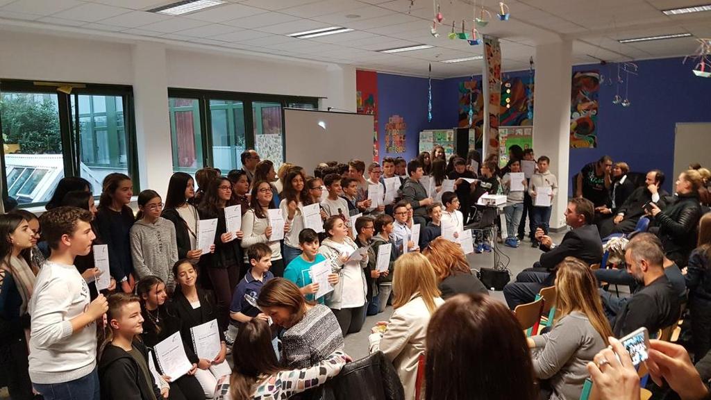 διοργανώσαν τελετή απονομής των διπλωμάτων της Γερμανικής Γλώσσας στους επιτυχόντες μαθητές των Ελληνικών Ιδιωτικών Σχολείων, η οποία πραγματοποιήθηκε στις 1 Οκτωβρίου στη Νυρεμβέργη και στις 2