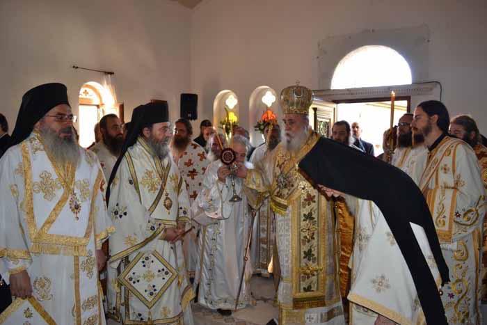 Ἐπίσης, ἡ σεβαστὴ Γερόντισσα τῆς Μονῆς Ξένης Μοναχὴ Καθηγουμένη μετὰ τῆς Ἀδελφότητος, καὶ Μοναχὲς ἀπὸ ἄλλες Μονές, καθὼς καὶ ἀρκετοὶ πιστοί. Ἔψαλε κλιμάκιο τῆς Χορωδίας «Πάτριον Ἀναλόγιον» ὑπὸ τὸν κ.