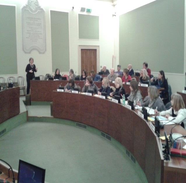 Βαθμός συνάφειας που αποδίδεται σε κάθε δεξιότητα Όσον αφορά τον βαθμό συνάφειας που αποδίδεται σε κάθε δεξιότητα, τα δεδομένα δείχνουν ότι αποδίδεται μεγάλη σημασία σε κάθε μία από τις παραπάνω