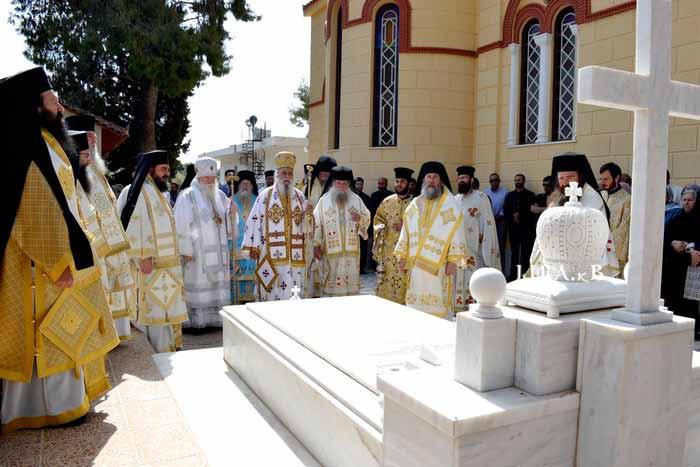 Κυπριανός, Τοποτηρητὴς τῆς Ἱερᾶς Ἐπισκοπῆς Γκλντάνι, μὲ ἕναν Ἱερέα μας ὡς μεταφραστὴ καὶ ἕναν Ὑποδιάκονο. Τὸ πρόγραμμα περιλάμβανε Θ. Λειτουργίες, ἐπισκέψεις, συζητήσεις κλπ.