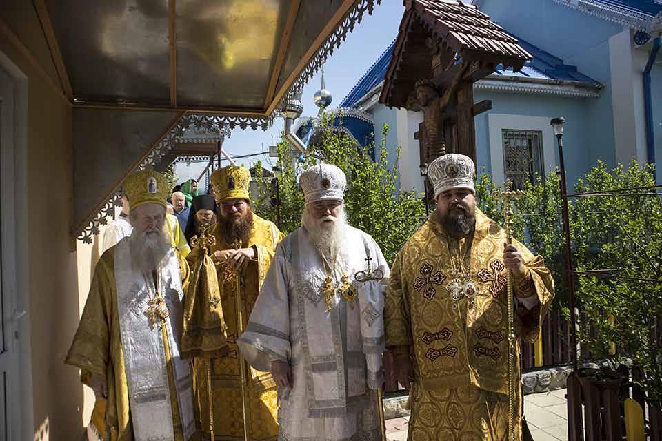 Συνεορτασμὸς στὴν Μολδαβία Τὴν Κυριακὴ τῆς Σαμαρείτιδος, 23-4/6-5-2018, τοῦ Ἁγίου Γεωργίου, ὁ Θεοφ. Ἐπίσκοπος Μεθώνης κ.