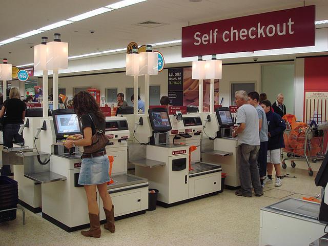 πελατών Διαδικτυακή εξυπηρέτηση πελατών (καλάθια αγορών/ταμείο)