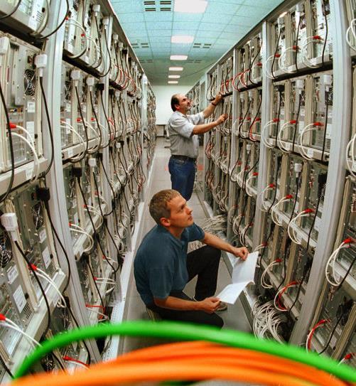 Φάρμες Υπολογιστών (computer farms) Είναι μια συλλογή από διακομιστές (servers) που στοχεύει στην κάλυψη υπολογιστικών αναγκών που ξεπερνούν τις δυνατότητες ενός ισχυρού υπολογιστή Μπορεί να