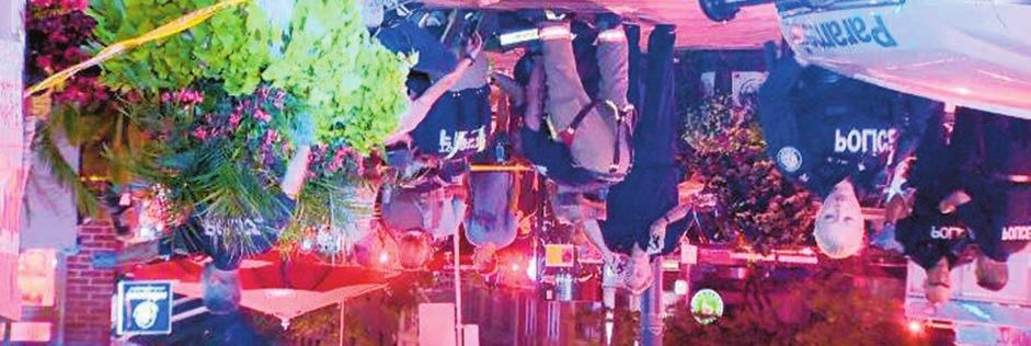 12 ΑΛΗΘΕΙΑ ΤΡΙΤΗ 24 ΙΟΥΛΙΟΥ 2018 ΑΛΗΘΕΙΑ ΤΡΙΤΗ 24 ΙΟΥΛΙΟΥ 2018 13 ΚΟΣΜΟΣ Πύρινη κόλαση στην Αττική Μπαράζ πύρινων μετώπων στην Αττική, με δεκάδες σπίτια και αυτοκίνητα να γίνονται παρανάλωμα του