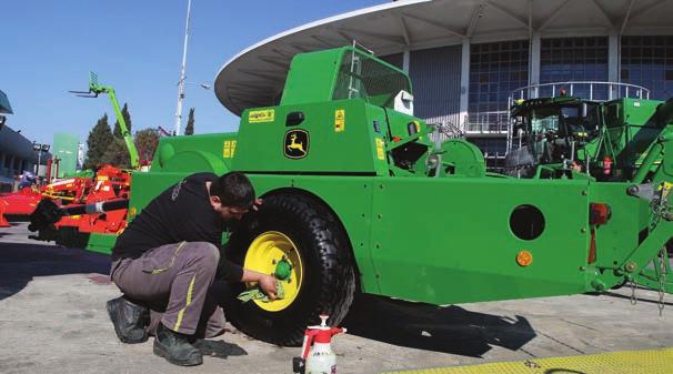 Agrotica 2018 H αγορά στο ρυθµό της Agrotica 2018: Συµπιεσµένο ελατήριο Μετά από 10 χρόνια ύφεσης, η αγορά των τρακτέρ ενδέχεται να λειτουργήσει σαν το «συµπιεσµένο ελατήριο» κάτι που σηµαίνει ότι