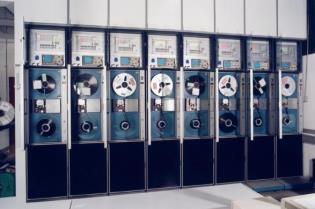 SUSTAV ZA PRIKUPLJANJE (MJERENJE), ZAPISIVANJE I KORELIRANJE PODATAKA (data acquisition, tape, correlator) MARK I, MARK II (1972.-1978.), MARK III (1978.