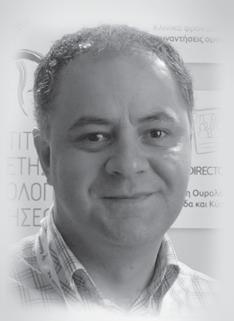 Αποφοίτησε από το Αριστοτέλειο Πανεπιστήµιο Θεσσαλονίκης και έπειτα πήγε για να ολοκληρώσει τη χειρουργική και ουρολογική του κατάρτιση στην Α Ουρολογική κλινική ΑΠΘ, στην Πανεπιστηµιακή Ουρολογική