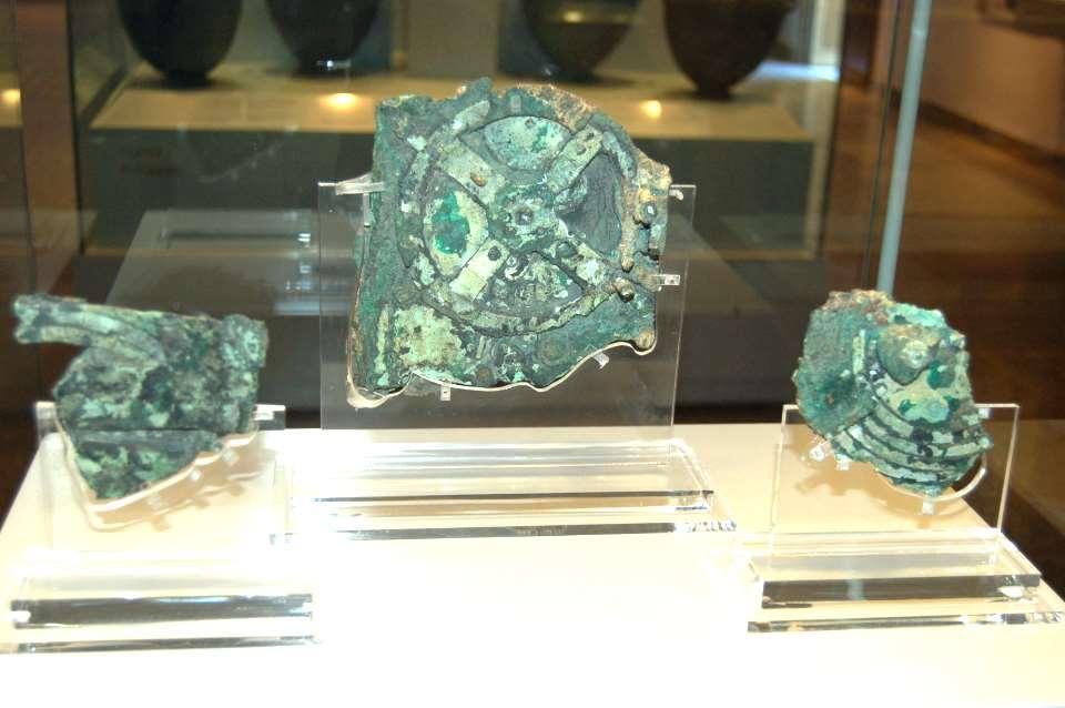 The thre e largest fragments of the mechanism at the