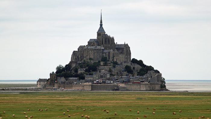 Το μοναστήρι του νησιού Mont St Michel είναι ένα από τα