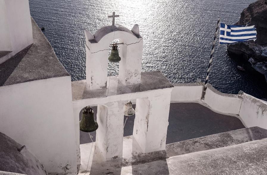 Σε μια σταλιά ματιά πόσοι θησαυροί χρώματος να χωρέσουν.