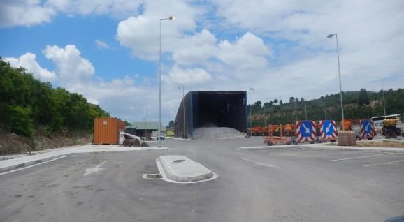και να εξυπηρετεί με τον καλύτερο δυνατό τρόπο τους χρήστες, όπου διέρχεται ο Αυτοκινητόδρομος ΠΑΘΕ, τμήμα Μεταμόρφωση Σκάρφεια 172 χλμ, και η ΙΟΝΙΑ ΟΔΟΣ «Αντίρριο - Ιωάννινα» μήκους 196 χλμ.