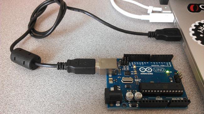 Επικοινωνία του Arduino με τον υπολογιςτι μασ Το Arduino διακζτει ςειριακό interface.