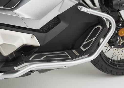 X-ADV PERFORMANCE & LOOK Akrapovic Exhaust - Εξάτμιση Κύρια δομή απο ανοξείδωτο ατσάλι.