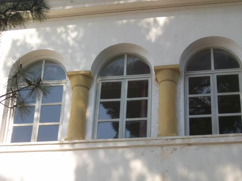 ΥΦΙΣΤΑΜΕΝΗ ΚΑΤΑΣΤΑΣΗ 1 ΟΥ ΛΥΚΕΙΟΥ 1 ΟΥ ΓΥΜΝΑΣΙΟΥ / ΚΥΡΙΑ ΛΕΙΤΟΥΡΓΙΚΑ ΧΑΡΑΚΤΗΡΙΣΤΙΚΑ ΤΟΥ ΕΡΓΟΥ Το κτίριο που στεγάζει το 1ο Γυμνάσιο και 1ο Λύκειο του Δήμου Δράμας βρίσκεται εντός οικοπέδου 19.
