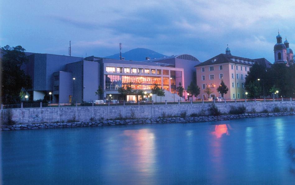 Τόπος συνεδριάσεως Το έτος 2001 απονεμήθηκε το βραβείο «AIPC APEX» στο Συνεδριακό Κέντρο του Ίννσμπρουκ ως το καλύτερο κέντρο συνεδριάσεων του κόσμου, επέτυχε την ανώτερη βαθμολογία όσον αφορά τη